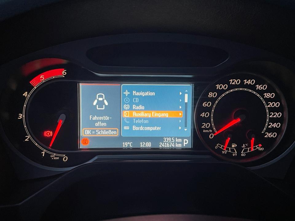 Ford S-Max 2009 — interior