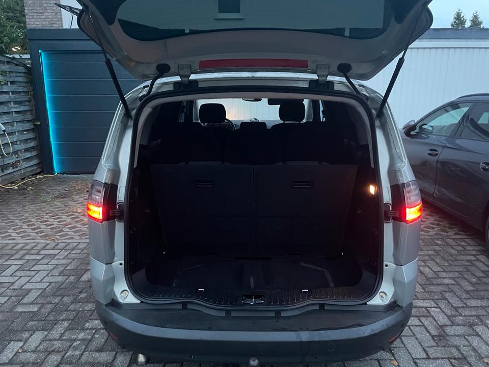 Ford S-Max 2009 — engine