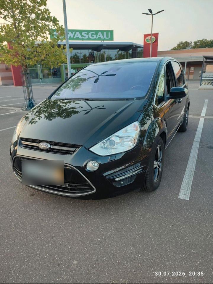 Ford S-Max 2012 — вигляд ззаду