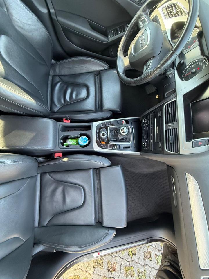 Audi A4 2011 — photo 10