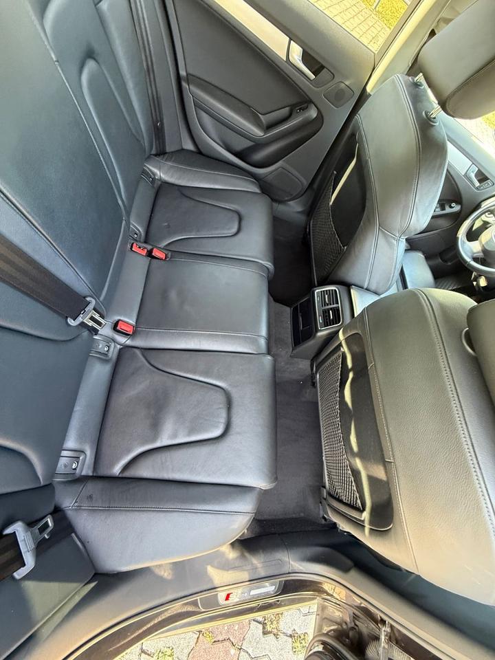 Audi A4 2011 — photo 11