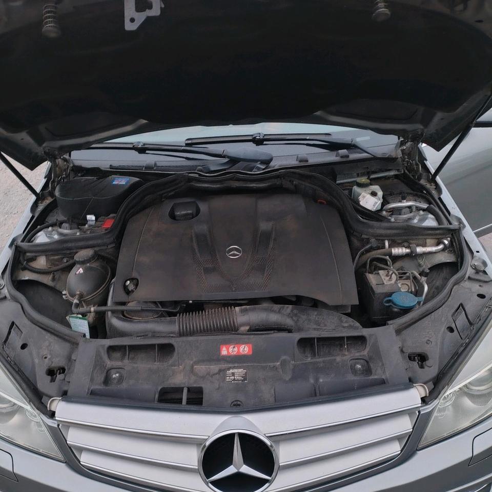 Mercedes Benz C 220 2008 — photo 16