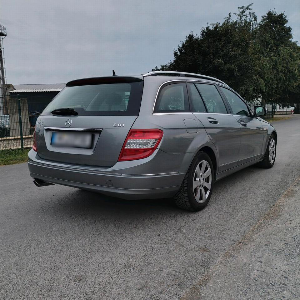 Mercedes Benz C 220 2008 — interior