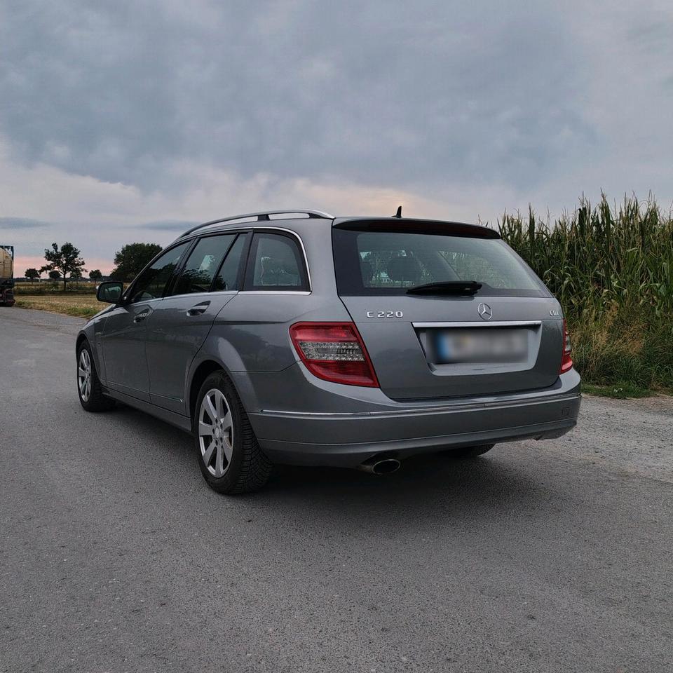 Mercedes Benz C 220 2008 — engine