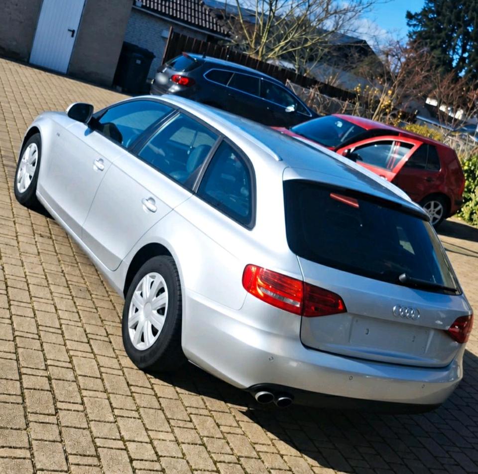 Audi A4 2008 — rear view