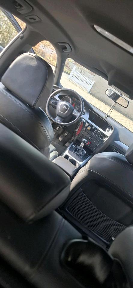 Audi A4 2008 — engine