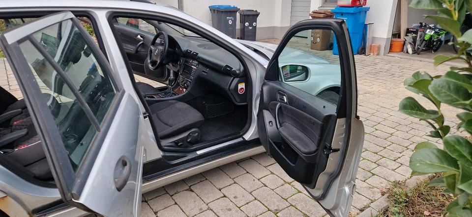 Mercedes Benz C 220 2006 — photo 5