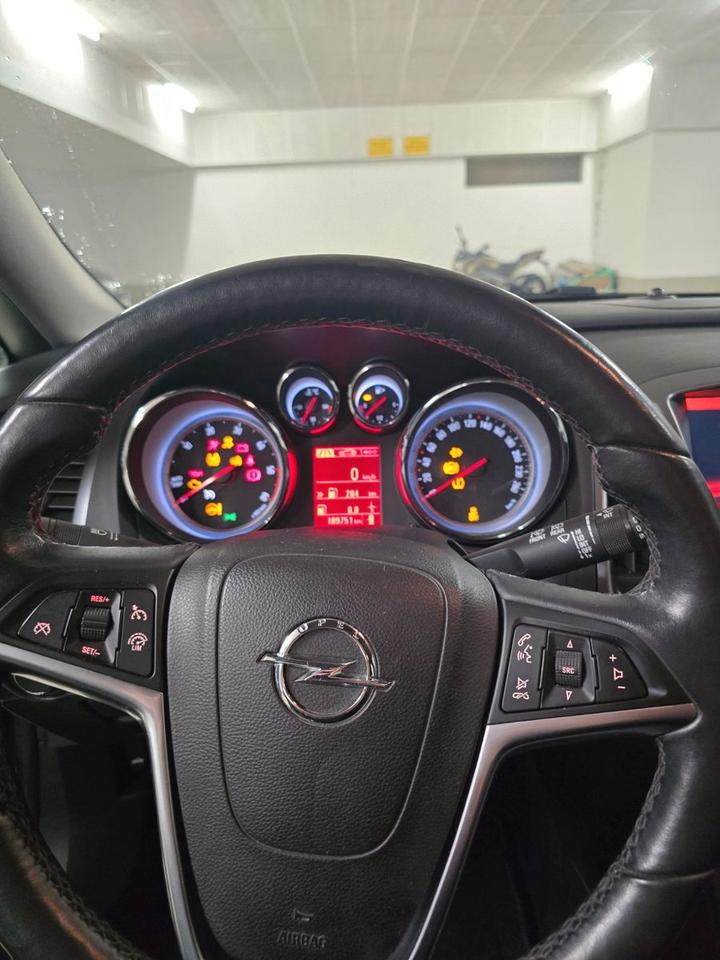 Opel Astra 2015 — photo 11