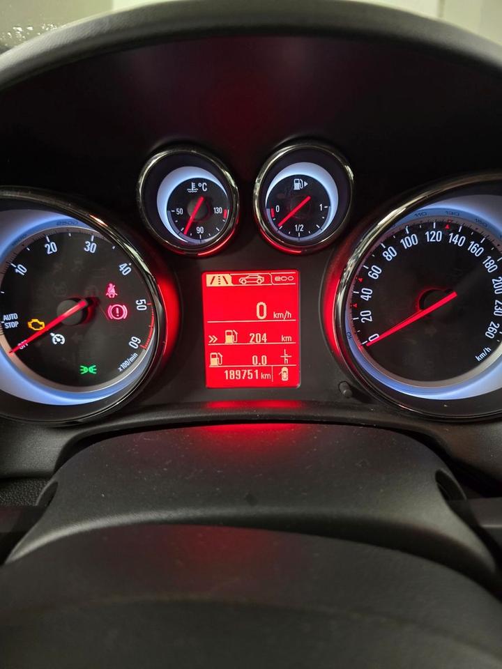 Opel Astra 2015 — photo 9