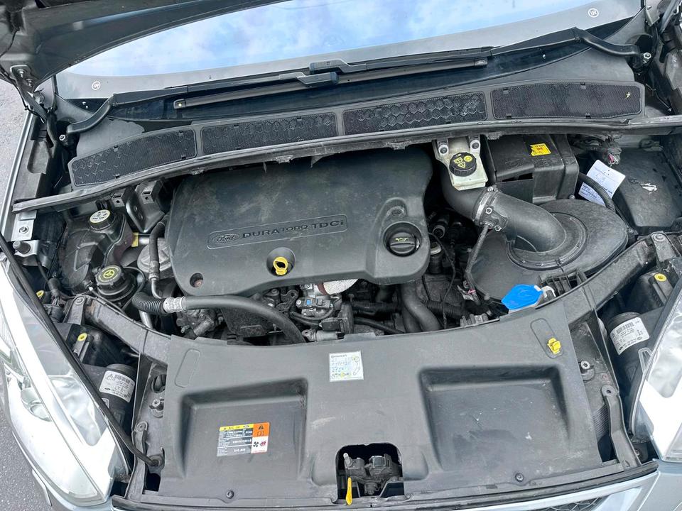 Ford S-Max 2009 — photo 15