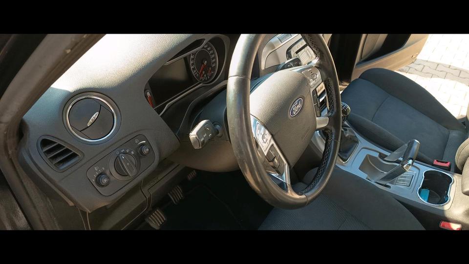 Ford S-Max 2009 — photo 15