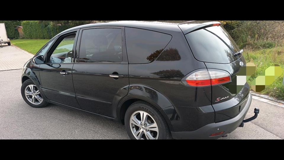 Ford S-Max 2009 — rear view