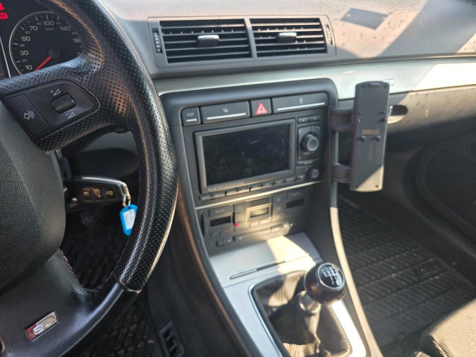 Audi A4 2007 — photo 8