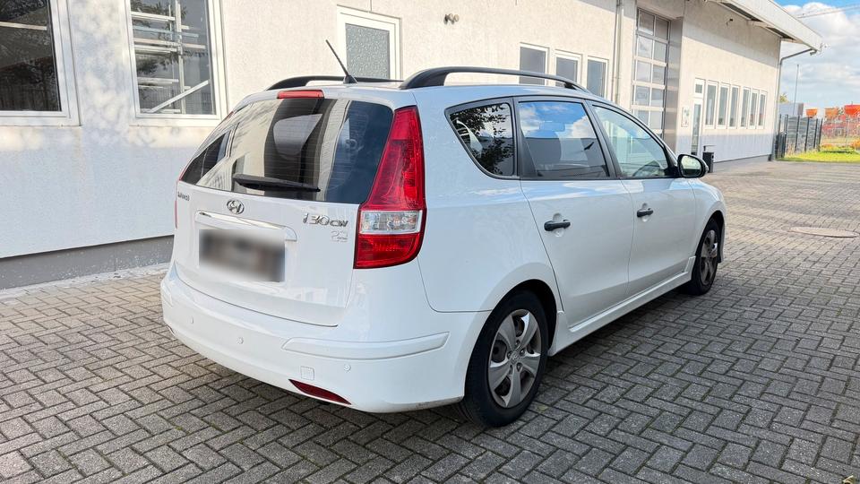 Hyundai i30 2012 — салон