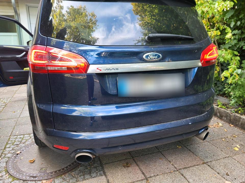 Ford S-Max 2010 — photo 10