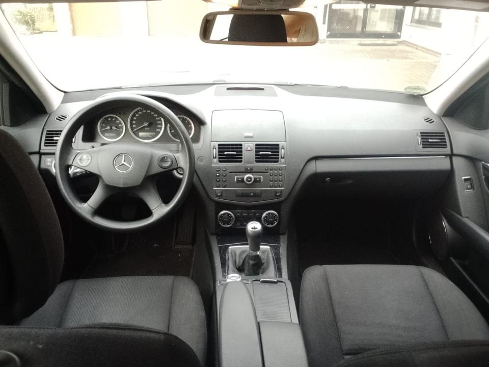 Mercedes Benz C 200 2011 — photo 8