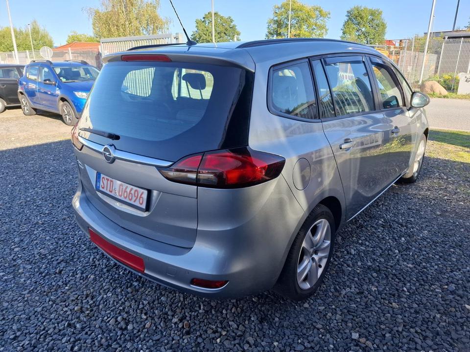 Opel Zafira 2012 — двигун