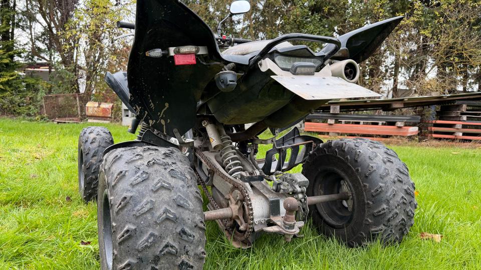 Yamaha YFM 700R Raptor Special Edition | nur 2.800km | 1.Hand 2011 — engine 686 ccm