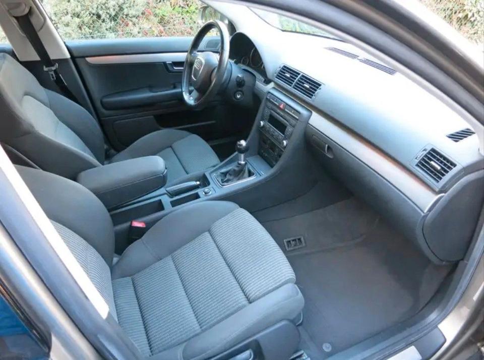 Audi A4 2007 — photo 9