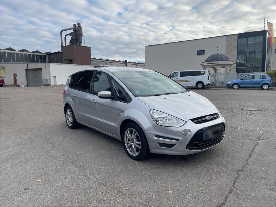 Ford S-Max 2011 — вигляд ззаду