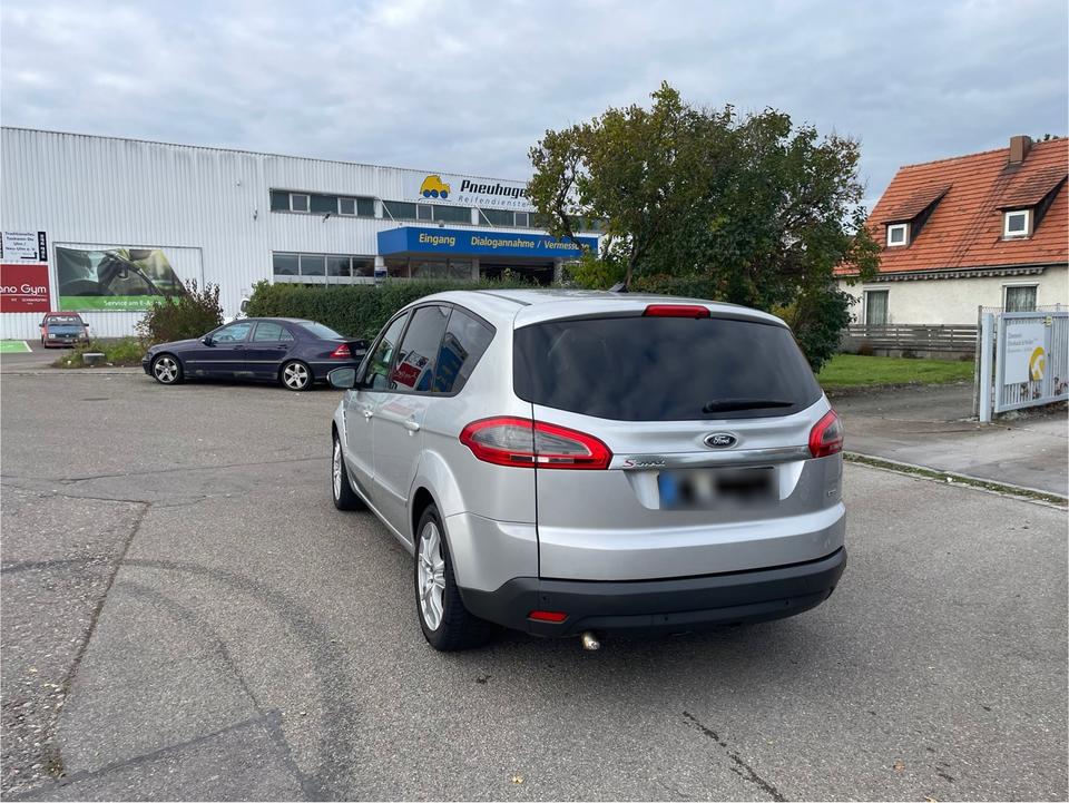 Ford S-Max 2011 — двигун