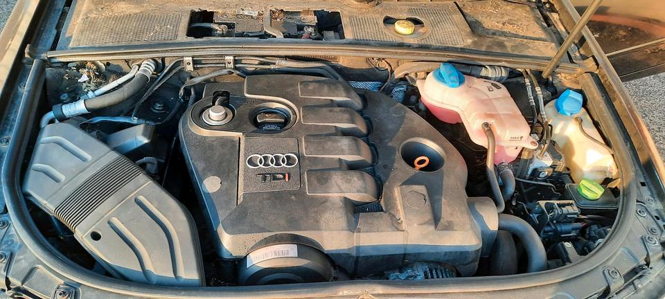 Audi A4 2004 — photo 11