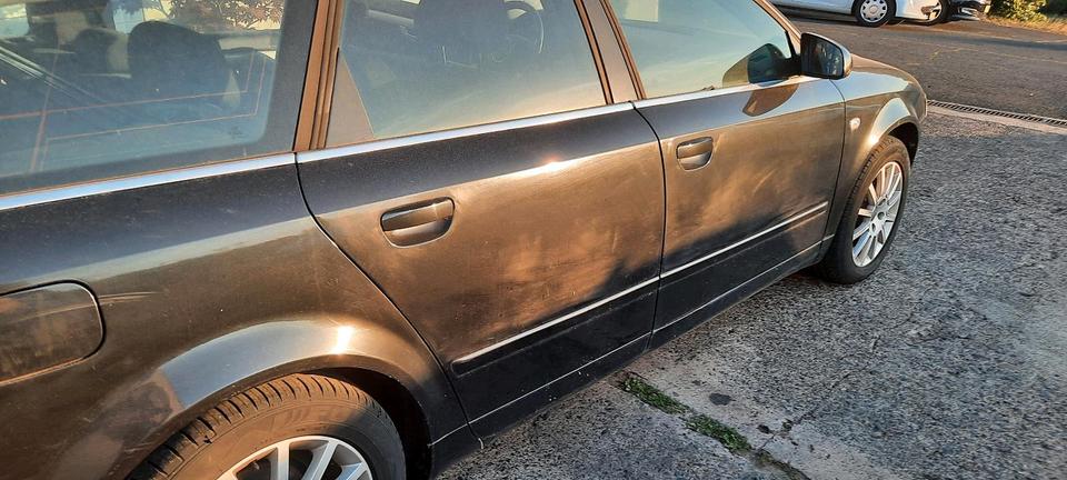 Audi A4 2004 — photo 7