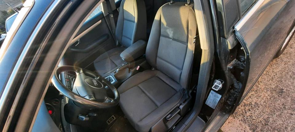 Audi A4 2004 — photo 9