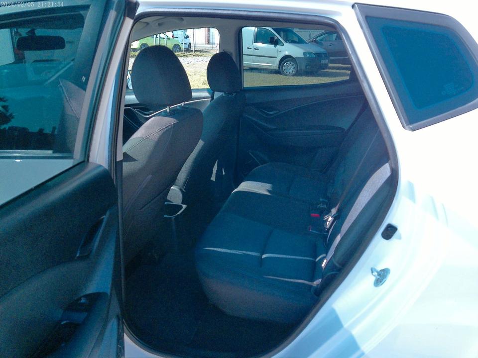 Hyundai ix20 2013 — photo 10