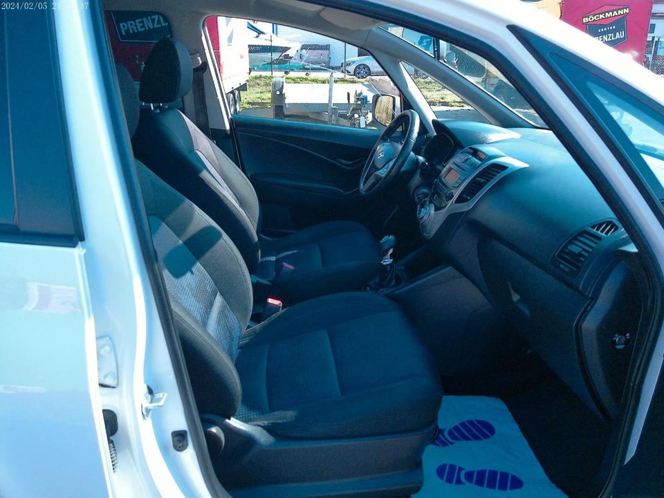 Hyundai ix20 2013 — photo 12