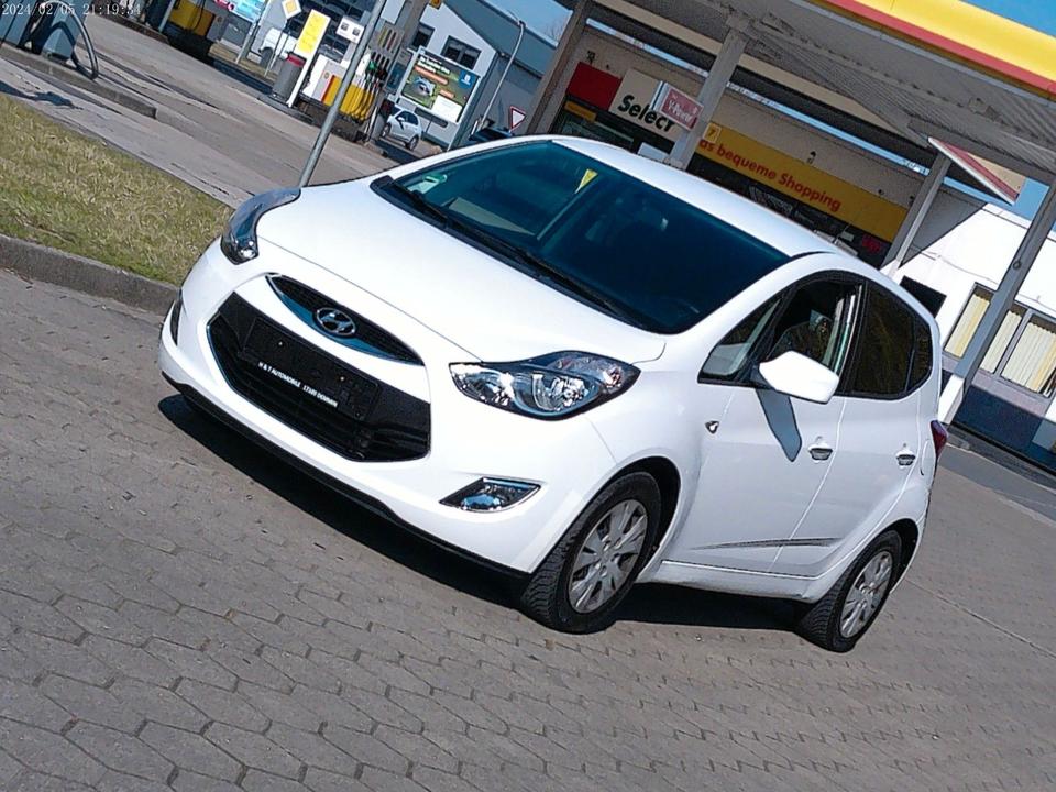 Hyundai ix20 2013 — interior