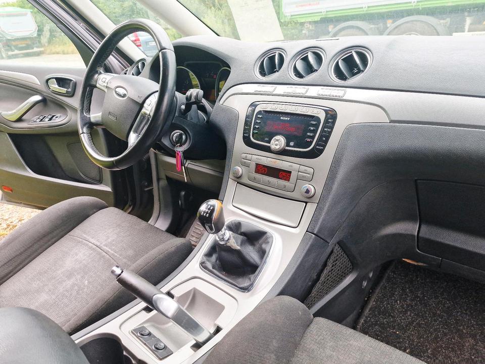 Ford S-Max 2008 — photo 14