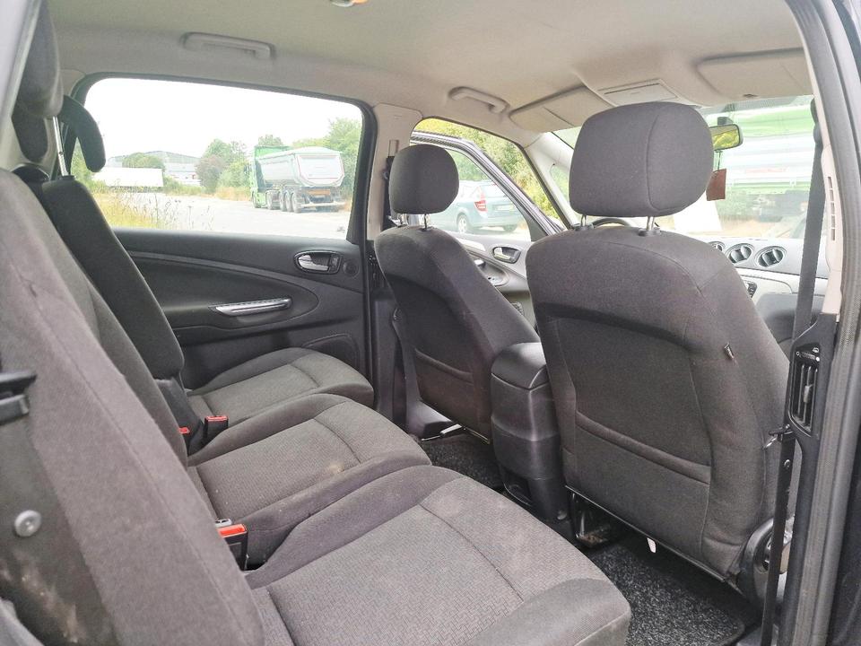 Ford S-Max 2008 — photo 17