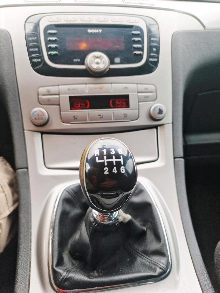 Ford S-Max 2008 — photo 19