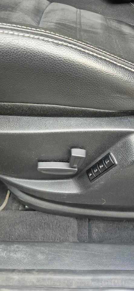 Ford S-Max 2010 — photo 12