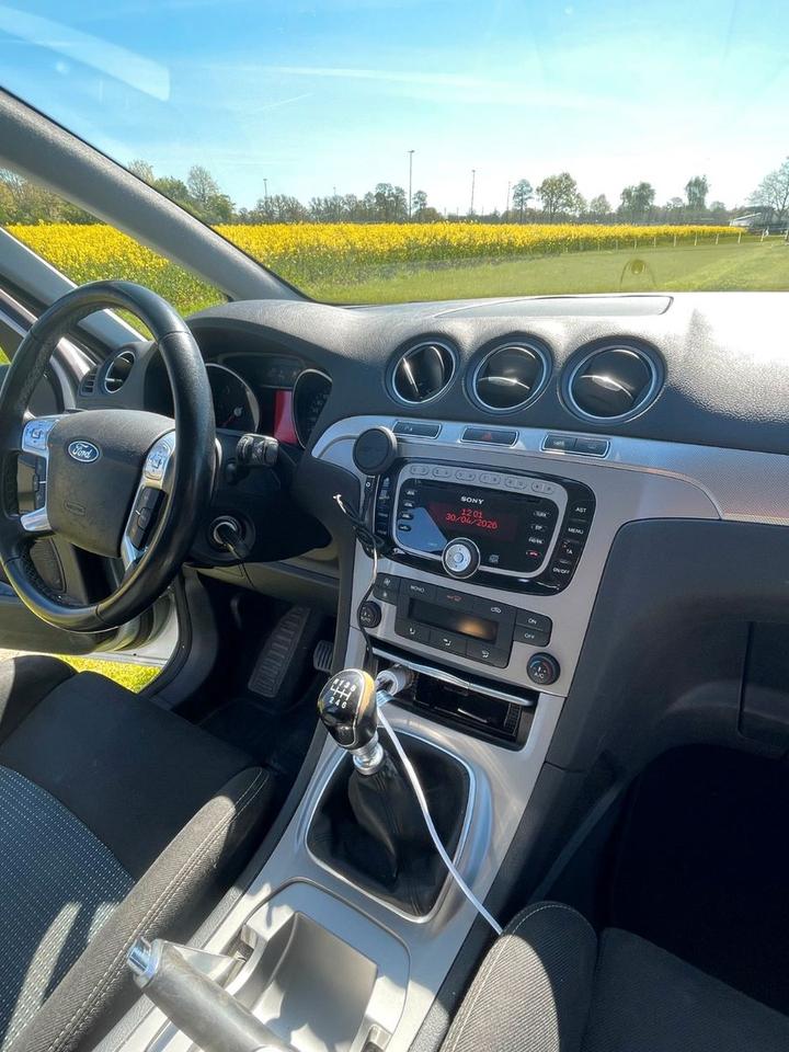 Ford S-Max 2011 — photo 7