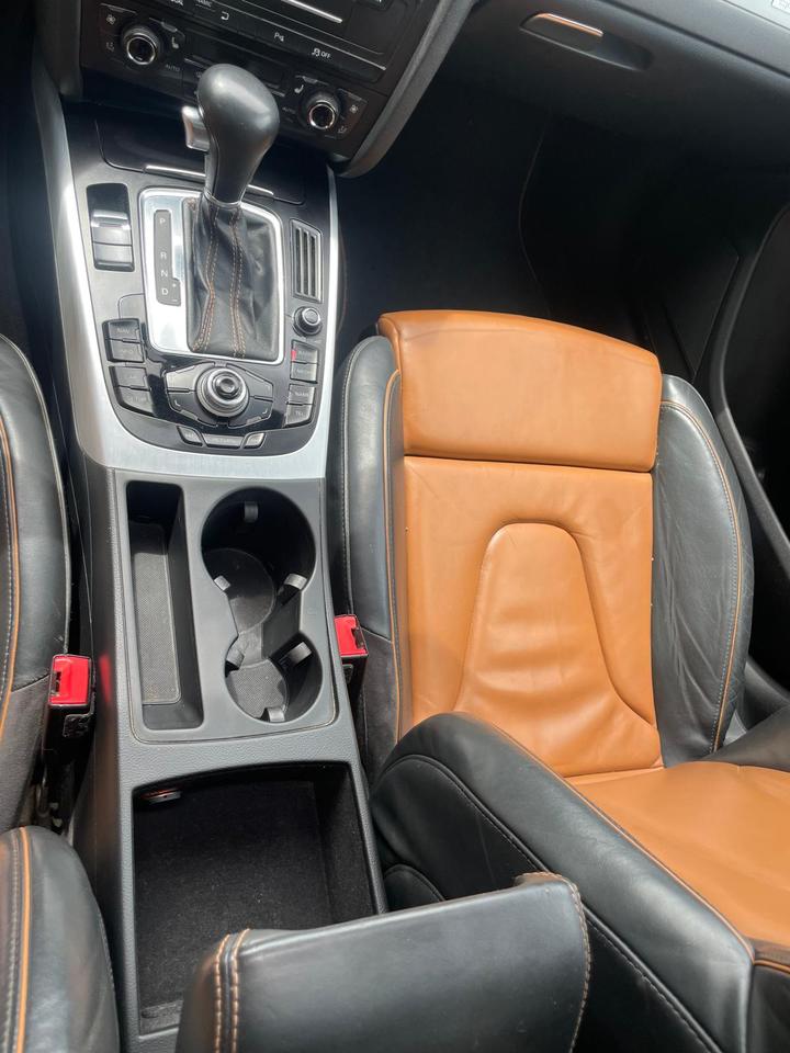 Audi A4 2011 — photo 12