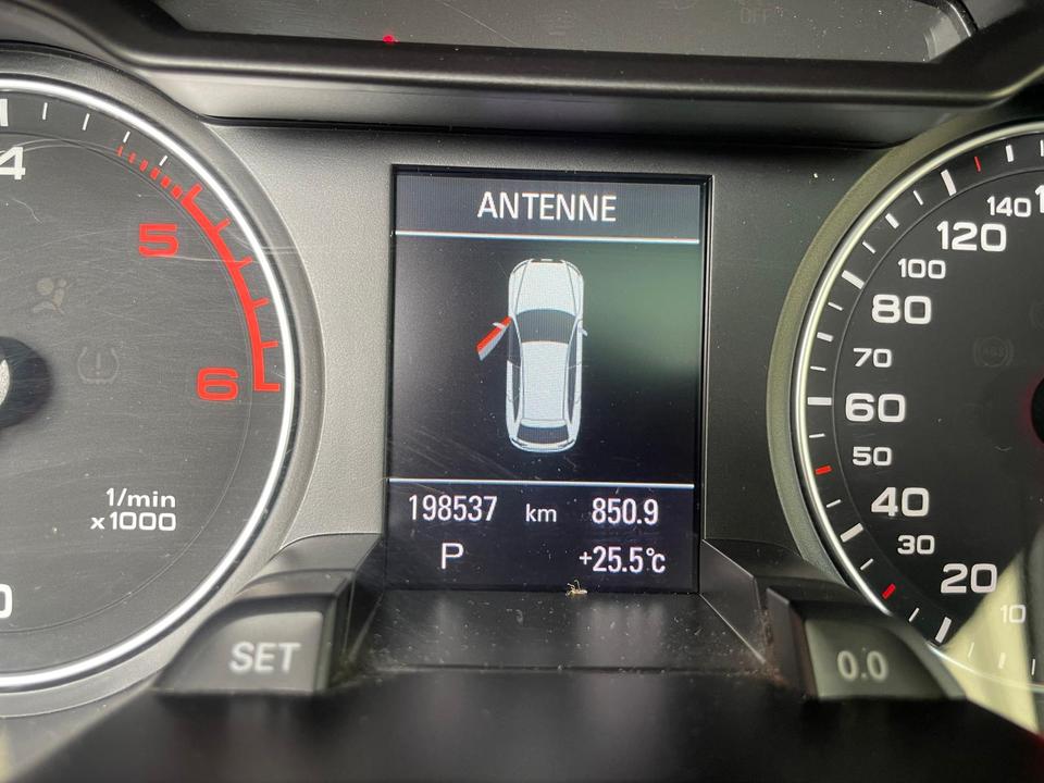 Audi A4 2011 — photo 9