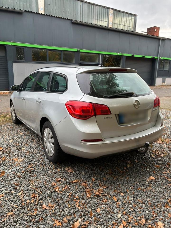 Opel Astra 2014 — photo 6