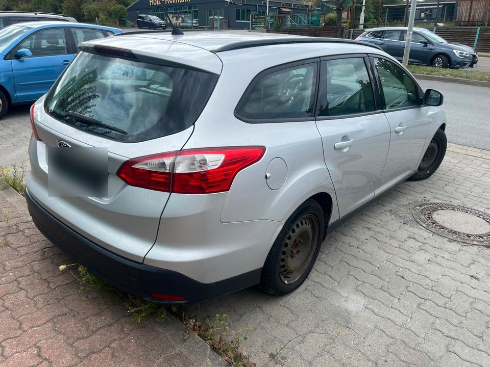 Ford Focus 2014 — interior