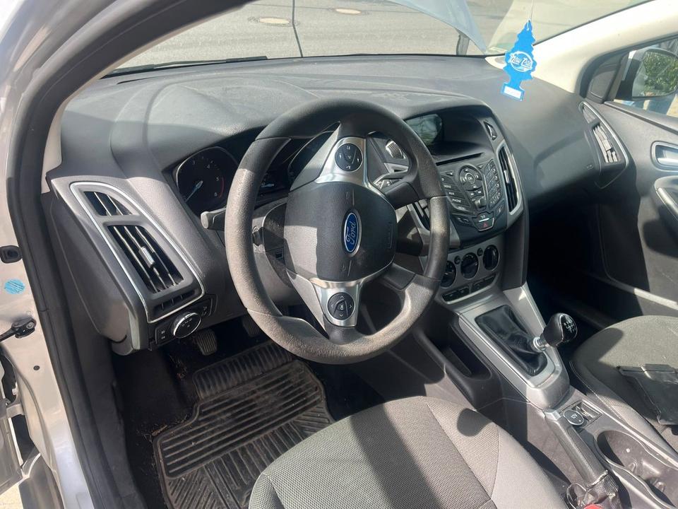Ford Focus 2014 — photo 5