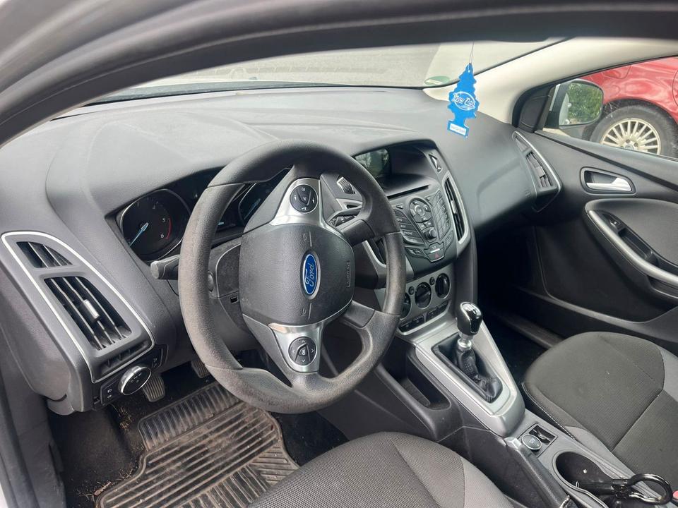 Ford Focus 2014 — photo 8