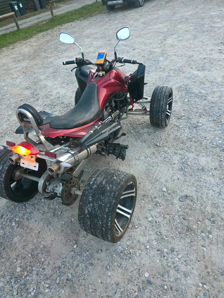 Weitere Motorräder quad 250ccm 2010 — interior
