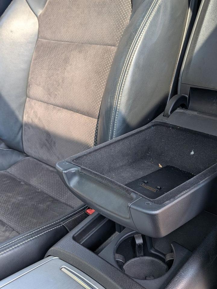 Audi A6 2010 — photo 15