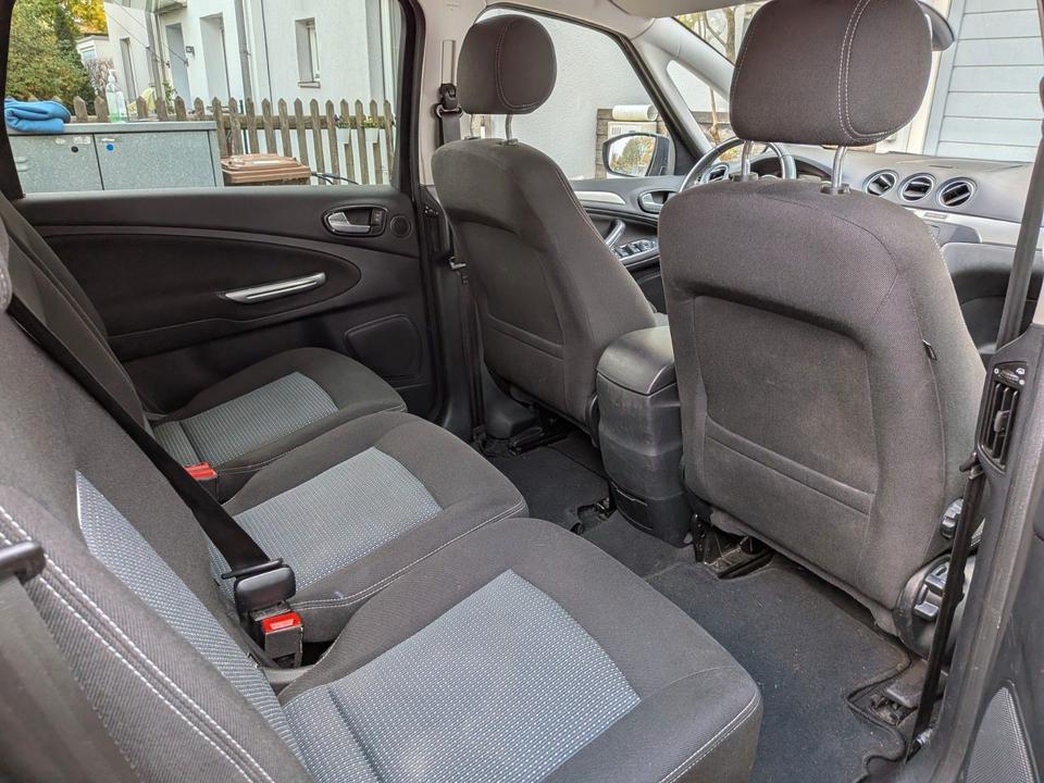 Ford S-Max 2013 — photo 11