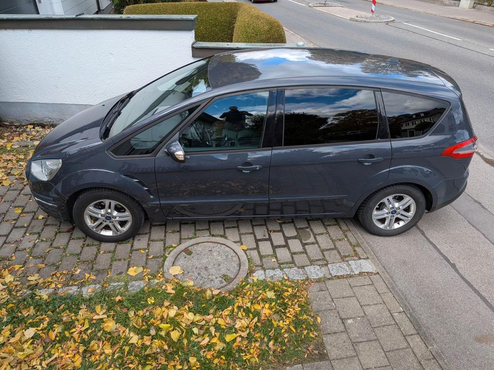 Ford S-Max 2013 — interior