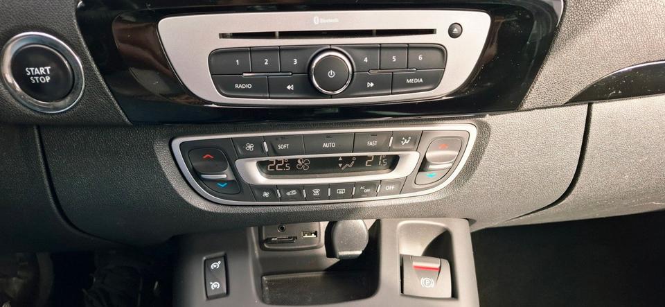 Renault Grand Scenic 2015 — photo 14