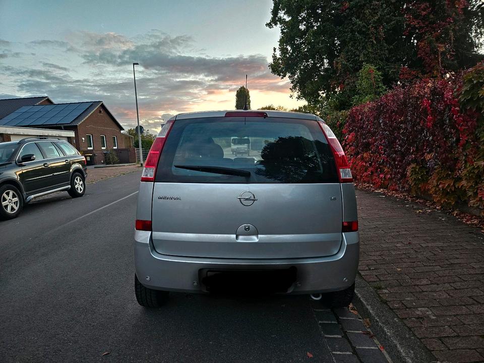 Opel Meriva 2005 — салон