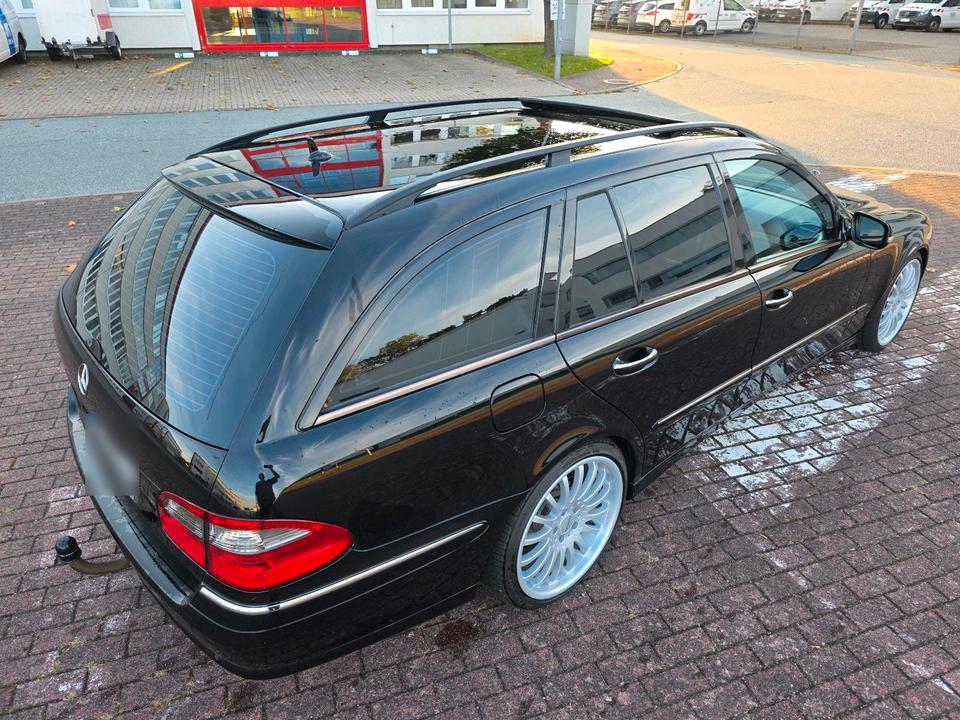 Mercedes Benz E 220 2008 — rear view