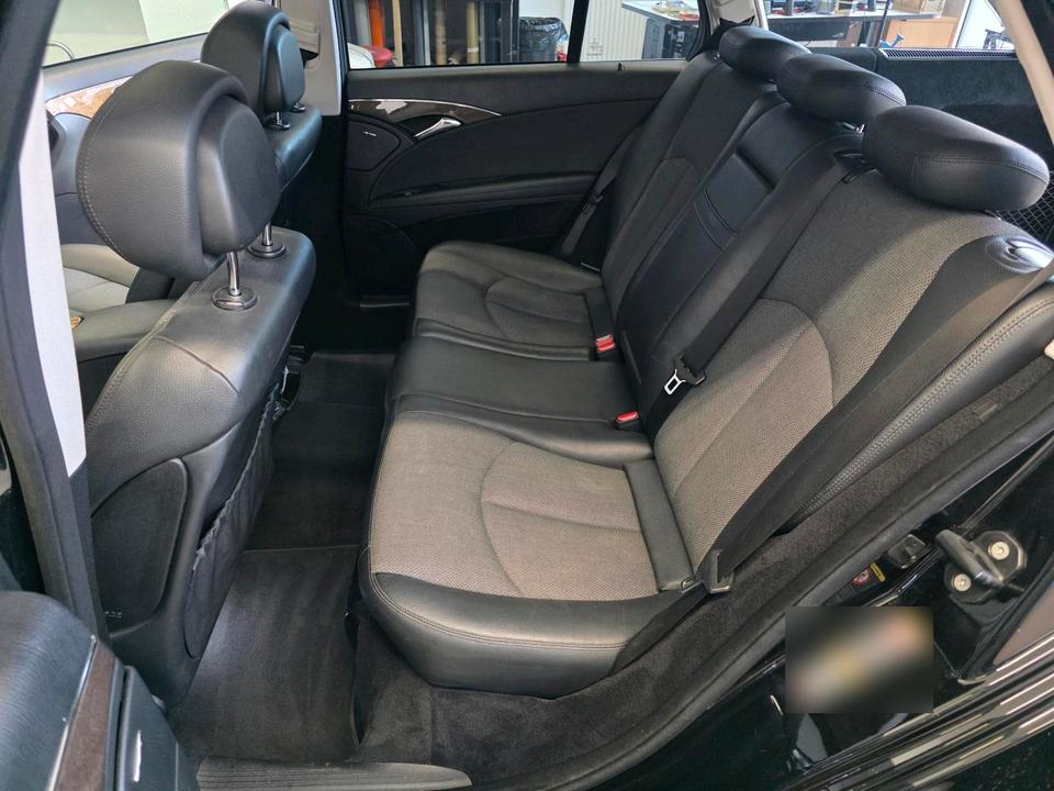 Mercedes Benz E 220 2008 — interior